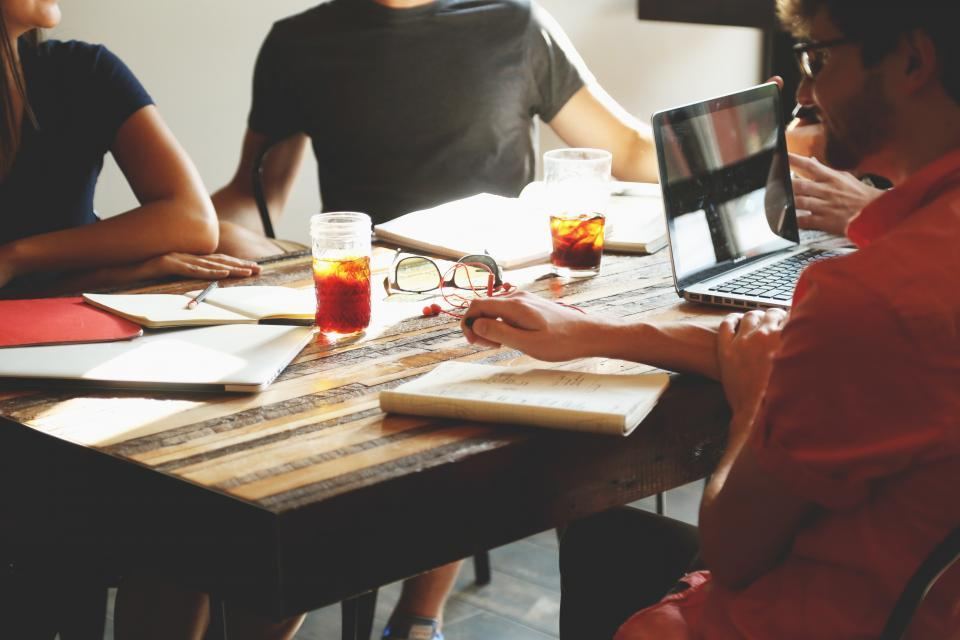 How to Get an Internship While Still in College